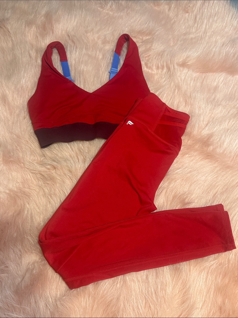 NWOT Fabletics set sport bra and Leggings size S Red